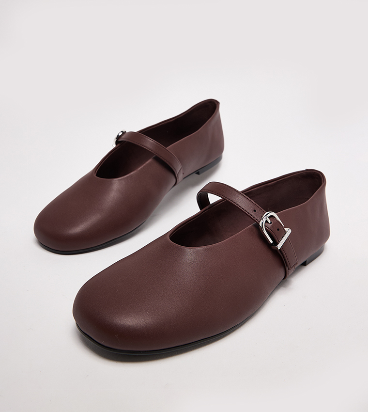 Textured Round Toe Mary Janes