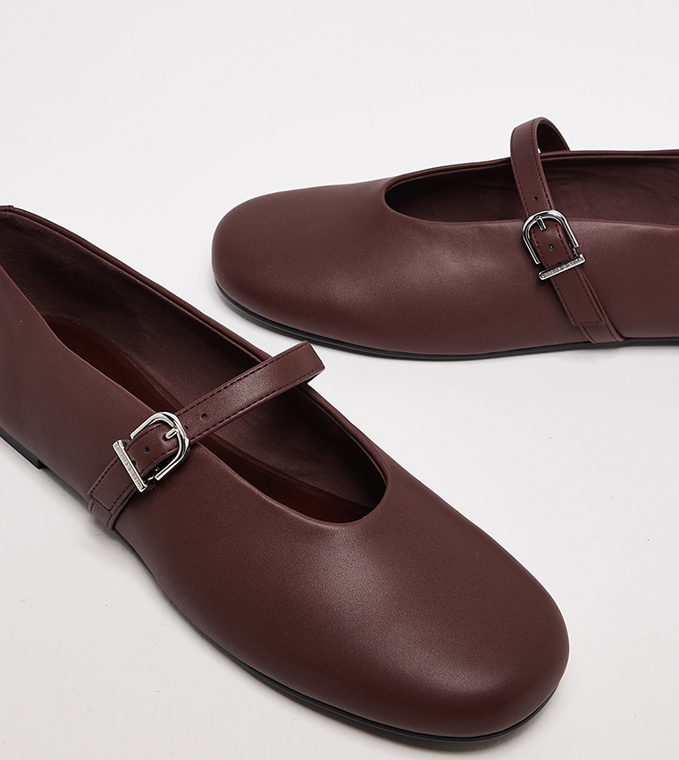 Textured Round Toe Mary Janes
