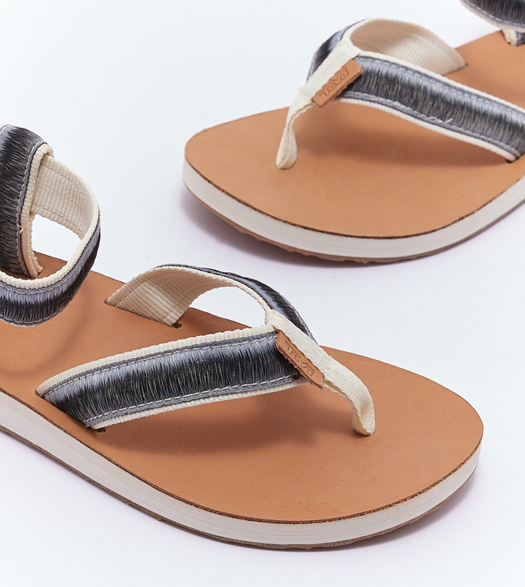 صندل كاجوال ثونغ