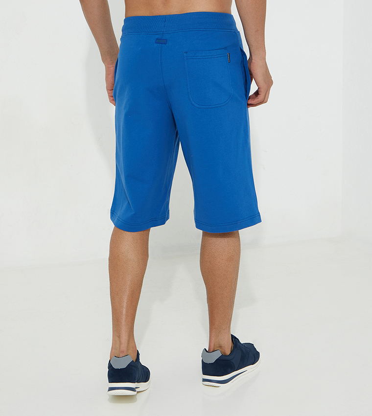 شورت كاجوال بقصة عادية 