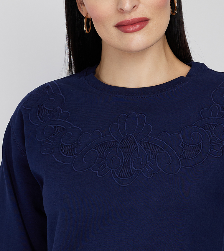 Embroidered Long Sleeves Sweatshirt