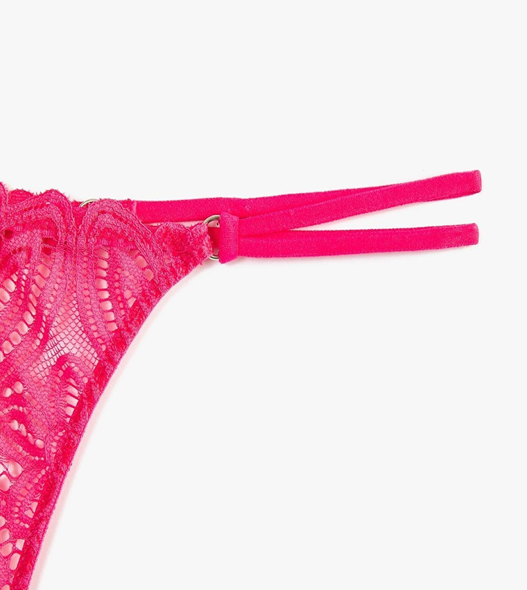 سروال داخلي ثونغ دانتيل