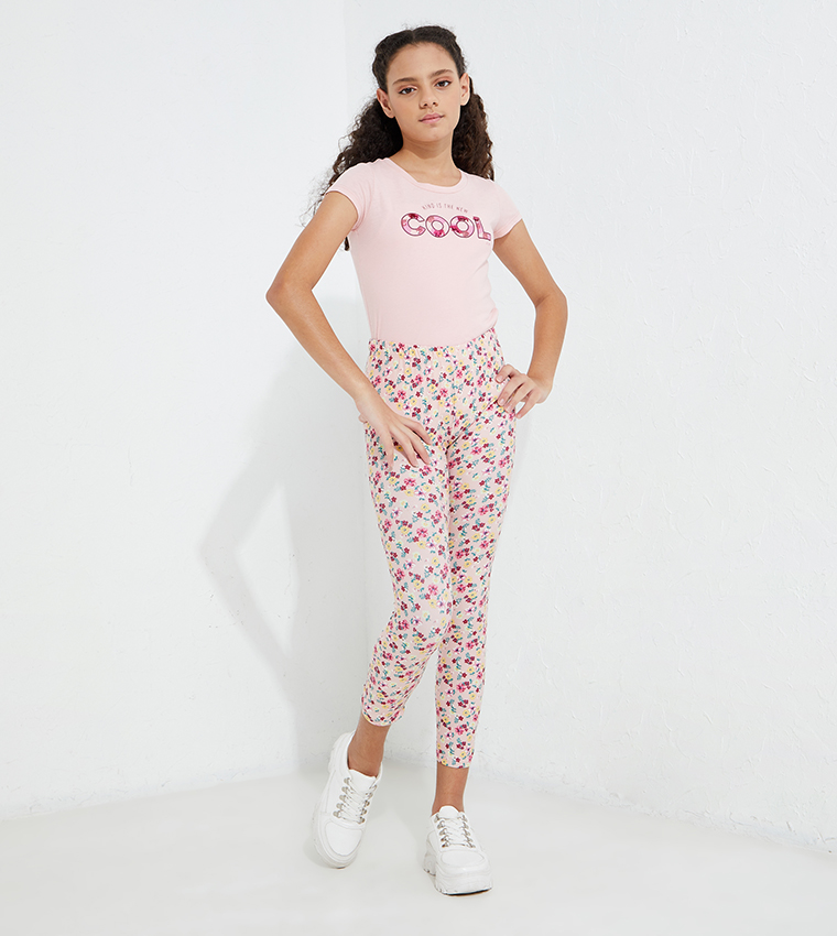 تيشيرت بناتي بأكمام قصيرة