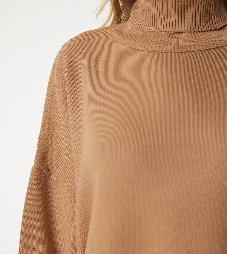 Oversized camel shop turtleneck sweater