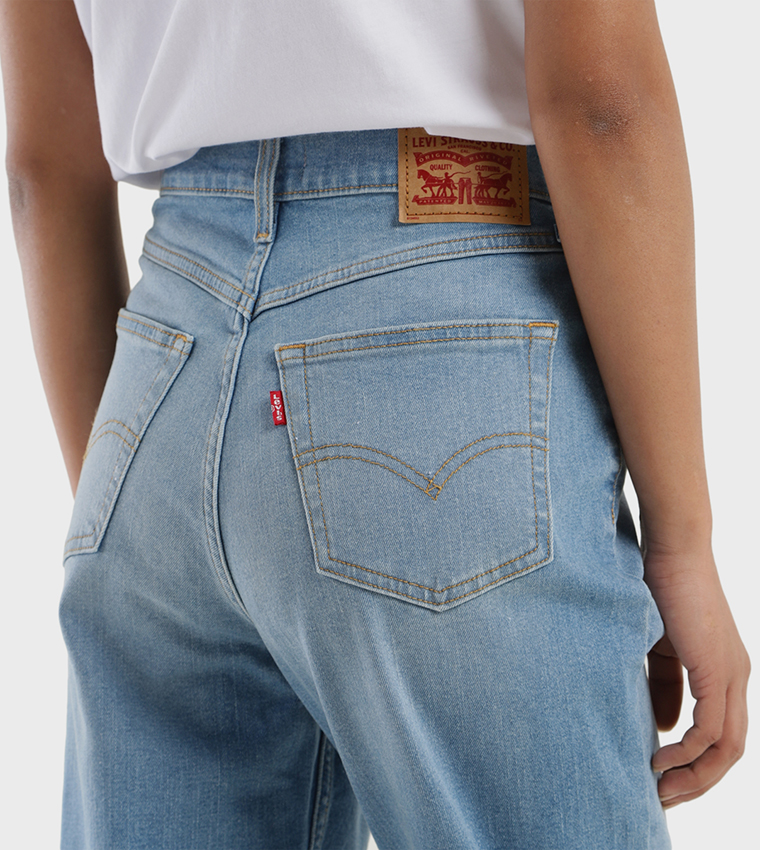 High Rise Mom Loose Tapered Fit Jeans