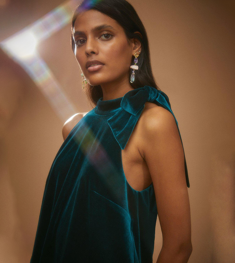 Buy Oasis Velvet Halter Neck Dress In Green | 6thstreet Oman Buy Oasis Velvet Halter Neck Dress In Green | 6thstreet Oman
