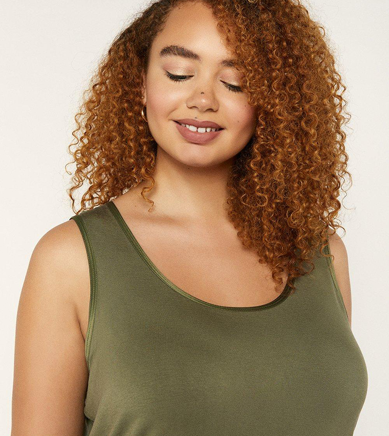 Oasis curve tops new arrivals