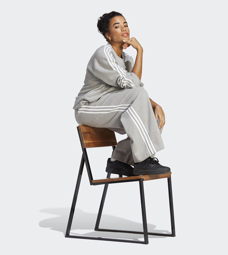 Essentials 3-Stripes Sweatshirt