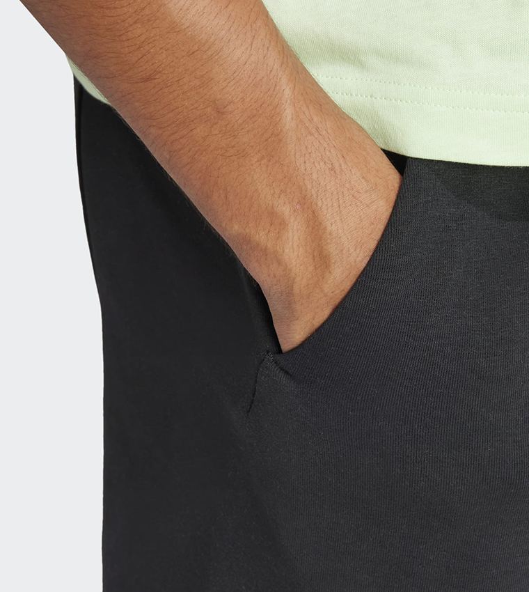 Future Icons Badge of Sport Active Shorts