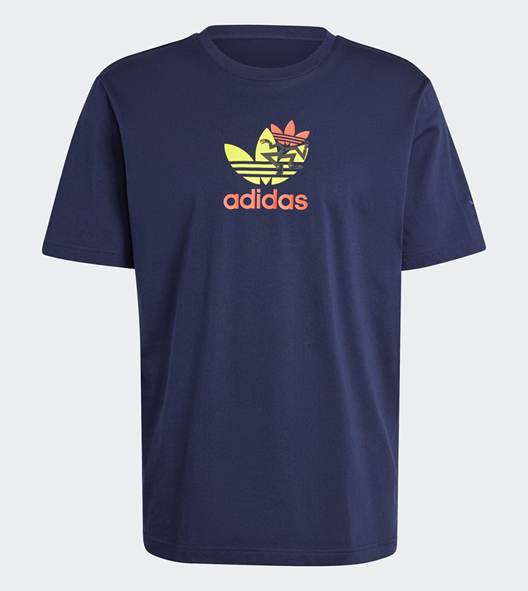 تيشيرت بأكمام قصيرة وطبعة شعار 