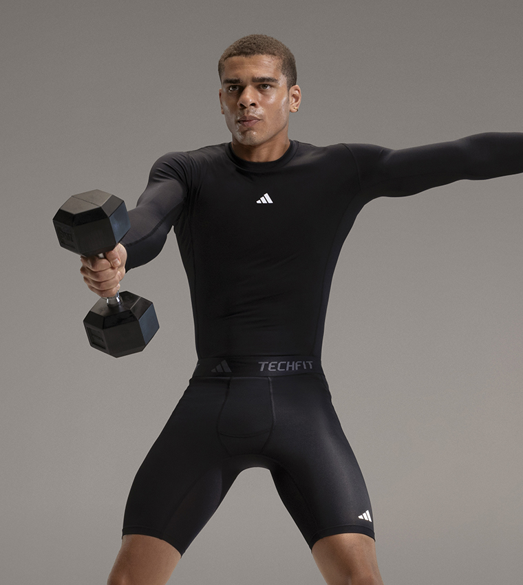 تيشيرت رياضي بأكمام طويلة 