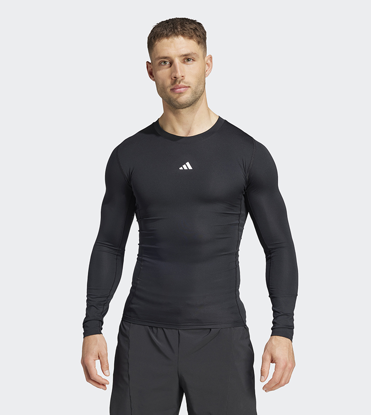 تيشيرت رياضي بأكمام طويلة 