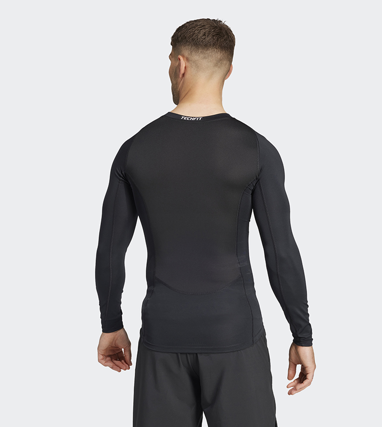 تيشيرت رياضي بأكمام طويلة 