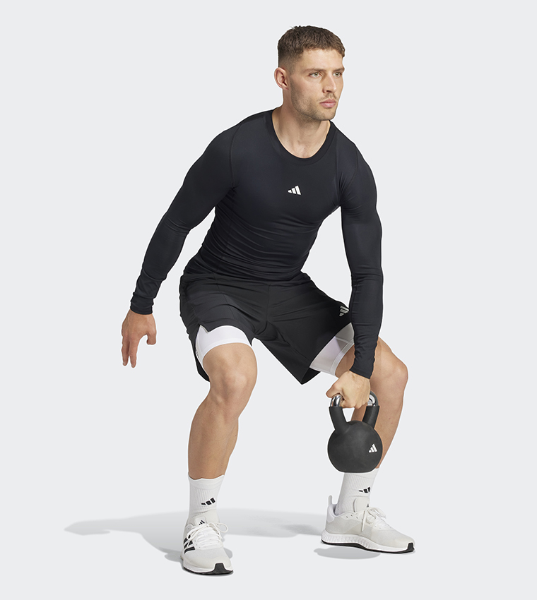 تيشيرت رياضي بأكمام طويلة 