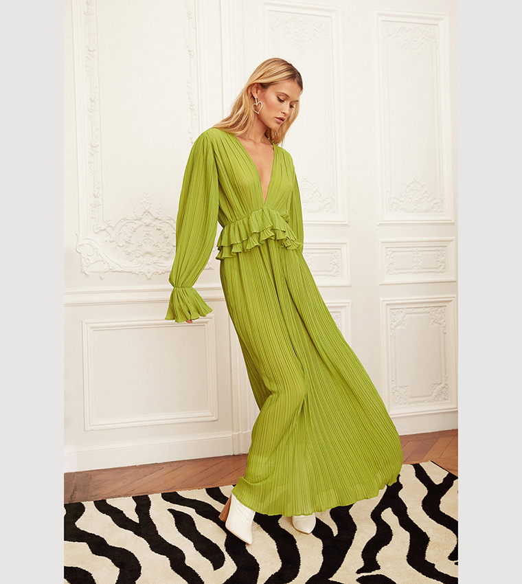 Buy Nasty Gal Ruffle Plunging Pleated Maxi Dress In Green | 6thstreet  Bahrain
