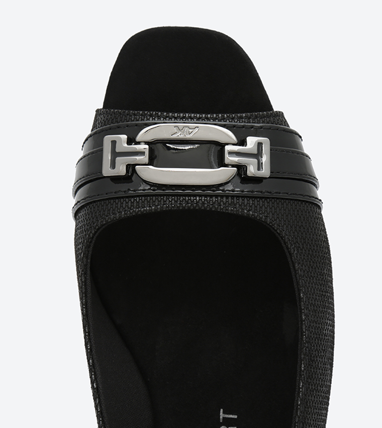 Buy Anne Klein Howie Sandals Black In Black | 6thStreet Qatar