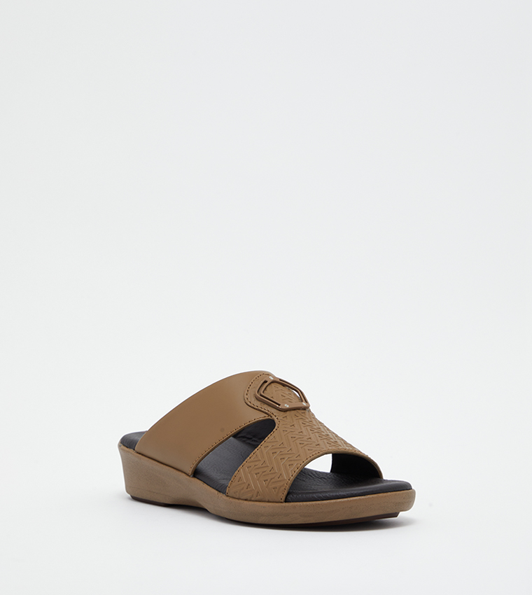Textured Comfort Traditional Sandals
