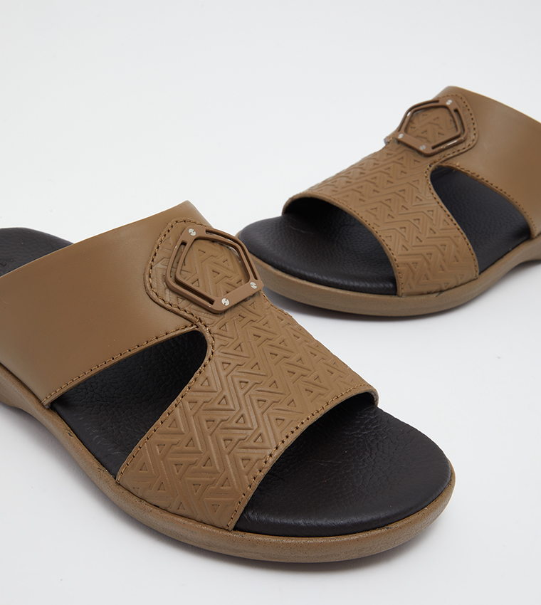 Textured Comfort Traditional Sandals