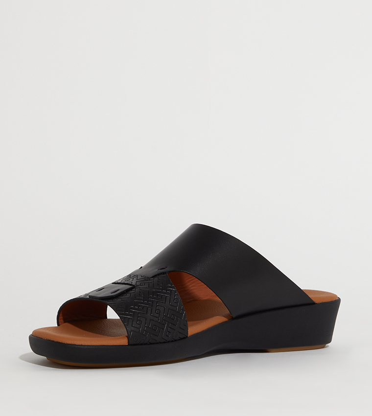 Textured Open Toe Arabic Sandals
