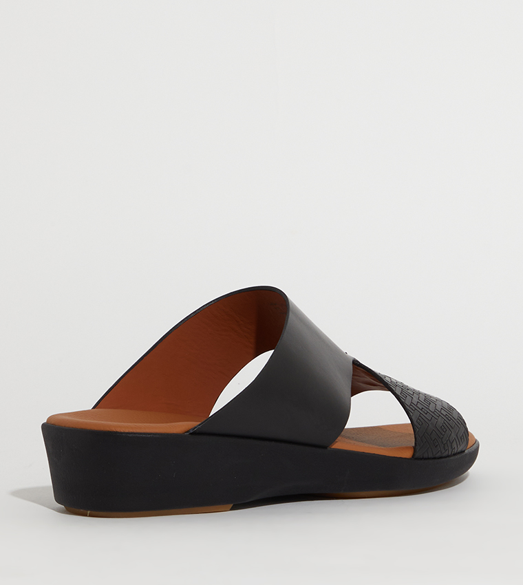Textured Open Toe Arabic Sandals