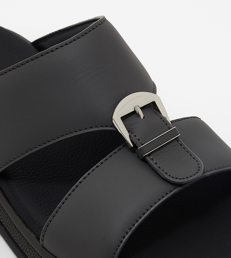 Textured Open-Toe Arabic Sandals