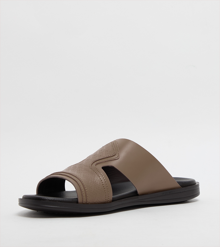 Textured Arabic Sandals