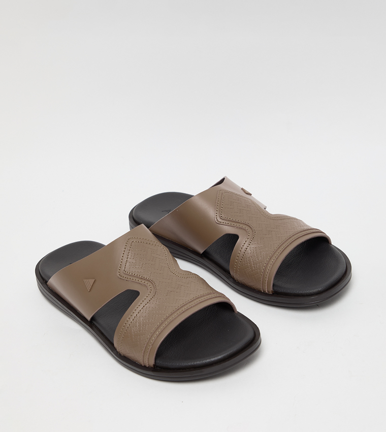 Textured Arabic Sandals