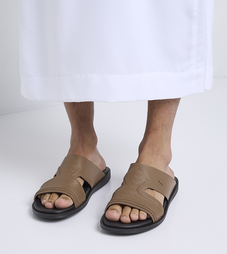 Textured Arabic Sandals