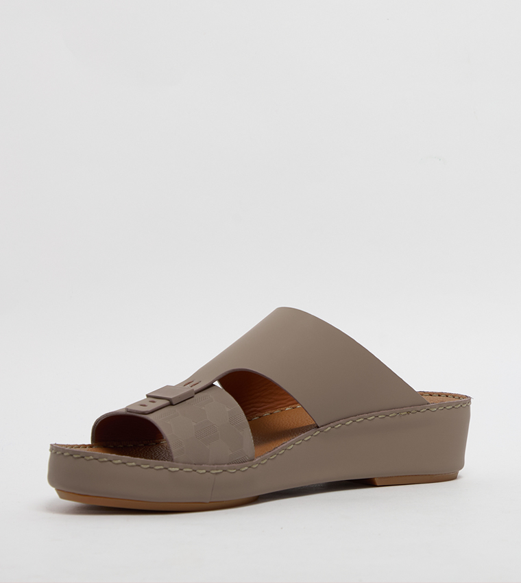 Textured Arabic Sandals