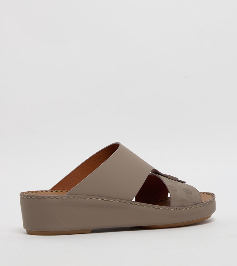 Textured Arabic Sandals