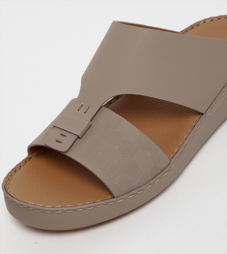 Textured Arabic Sandals