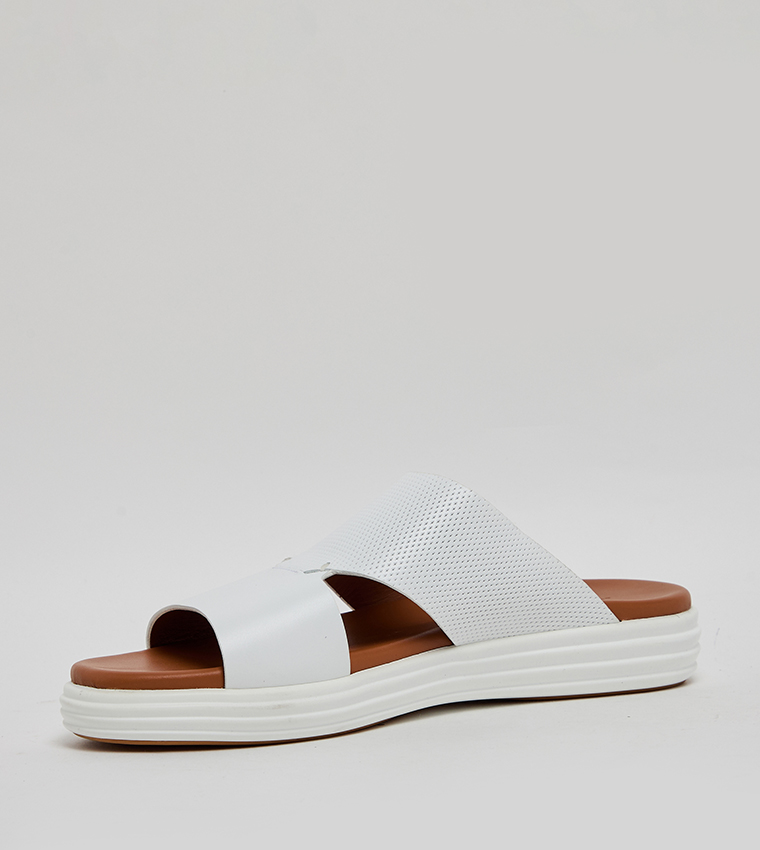 Textured Open-Toe Arabic Sandals