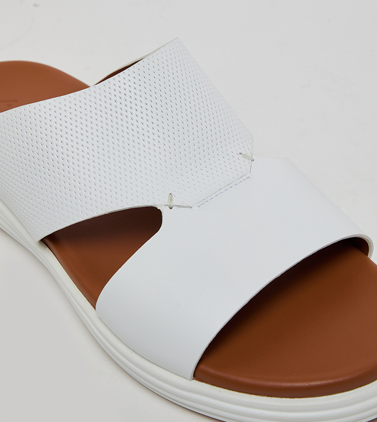 Textured Open-Toe Arabic Sandals