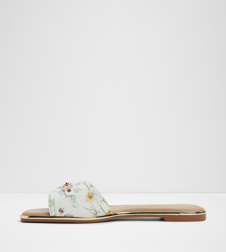 ALAMASSI Accessory Detail Flat Sandals