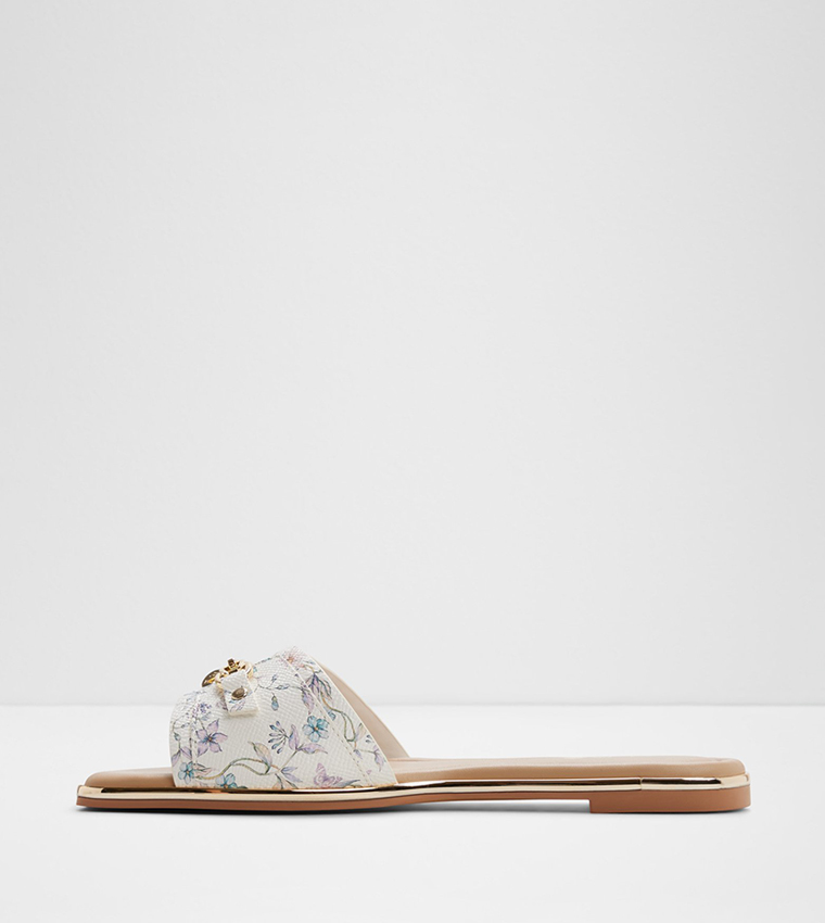 صندل فلات بمقدمة مفتوحة 