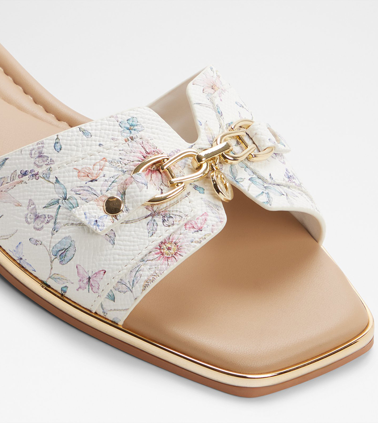 صندل فلات بمقدمة مفتوحة 