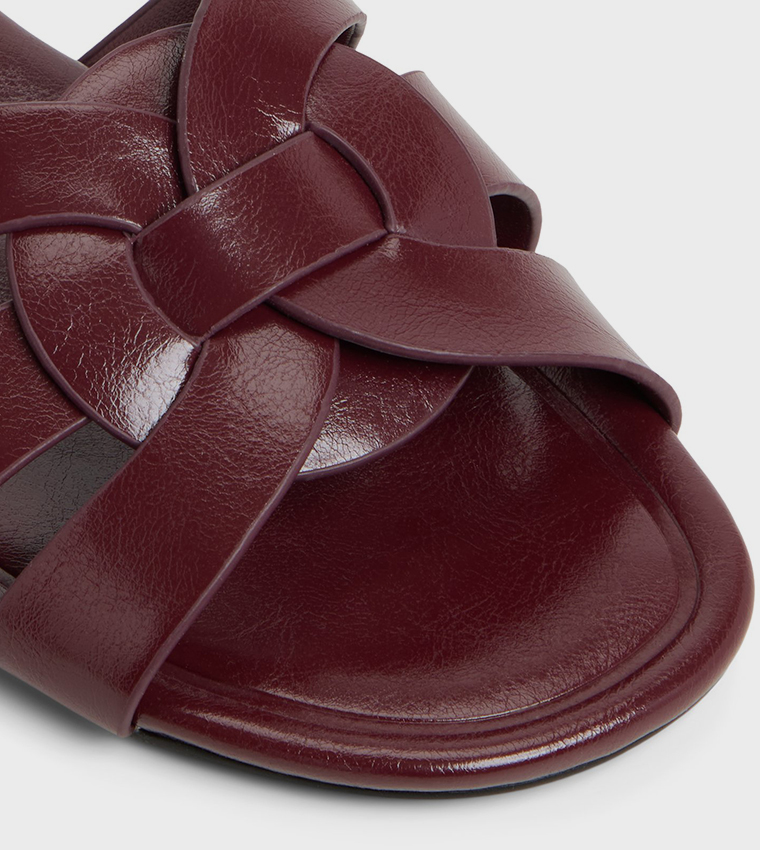 ALLEE Strappy Flat Sandals