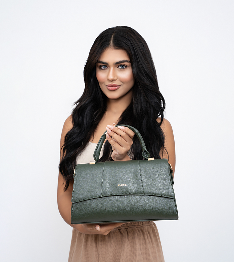 حقيبة ميني بإكسسوار معدني 