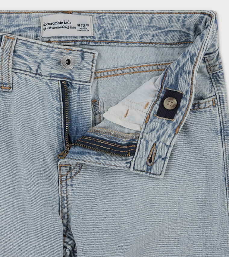Mid Rise Destroy Straight Fit Jeans