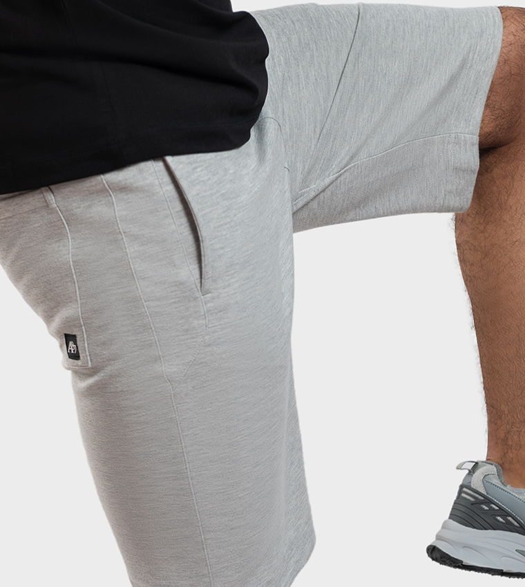 شورت بخصر مزود برباط ايرو للشباب