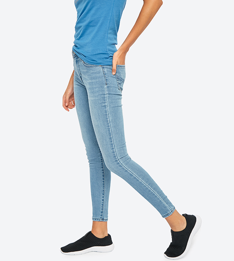 5-pocket Button Closure Zip Fly Skinny Fit Jeans