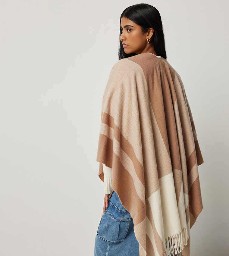 Plaid Fringe Trim Poncho