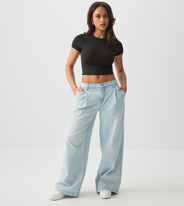Solid Short Sleeves Fitted Crop Top