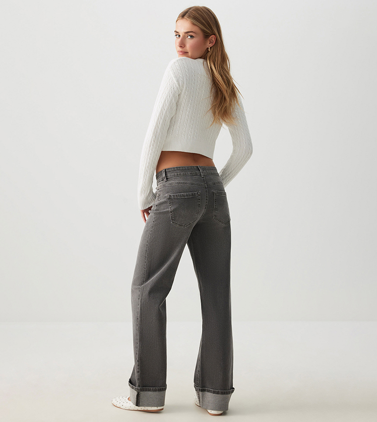 جينز واسع بخصر متوسط 