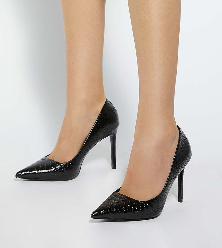 ASSURED Croc Textured Pumps