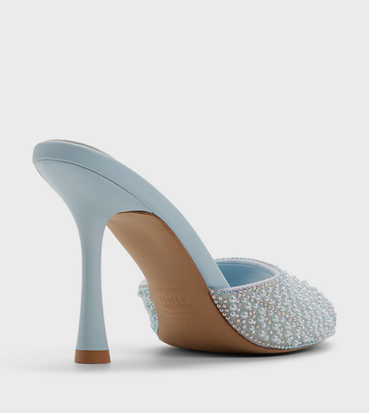 صندل بكعب مزين 