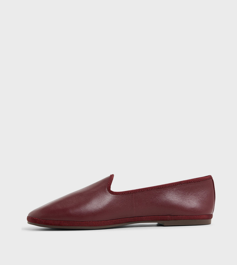 AURABELLE Textured Flat Shoes