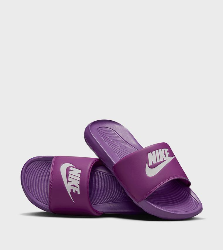 VICTORI Logo Detail Slides