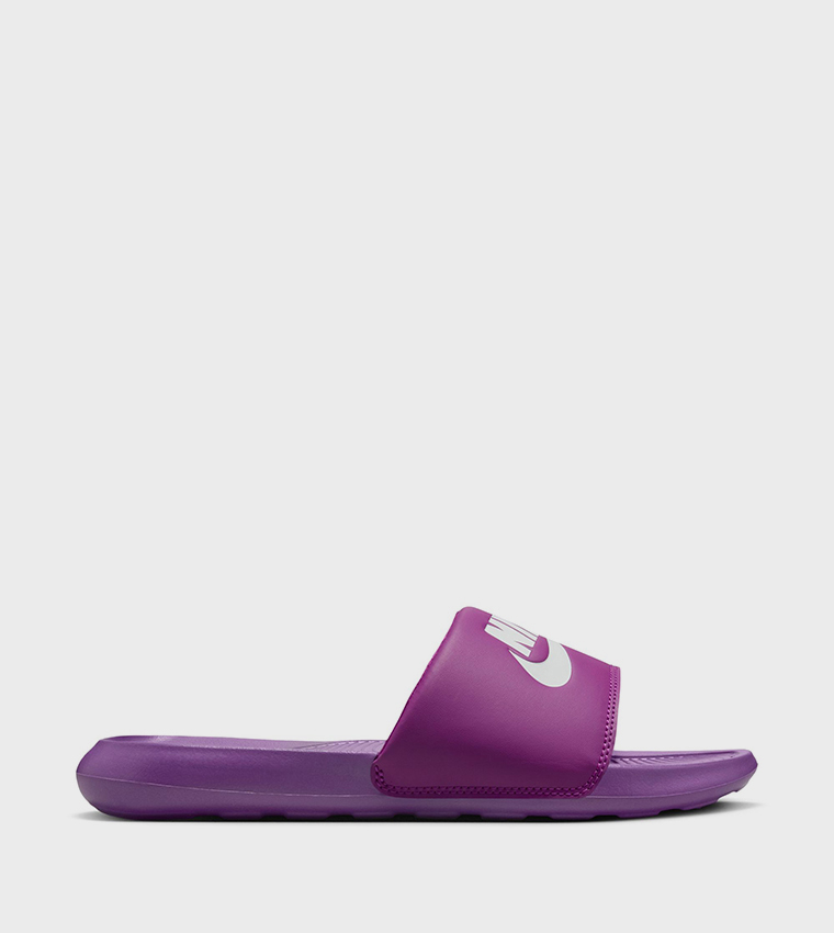 VICTORI Logo Detail Slides