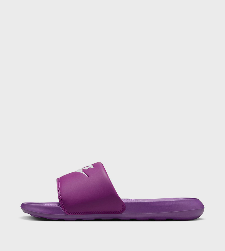 VICTORI Logo Detail Slides